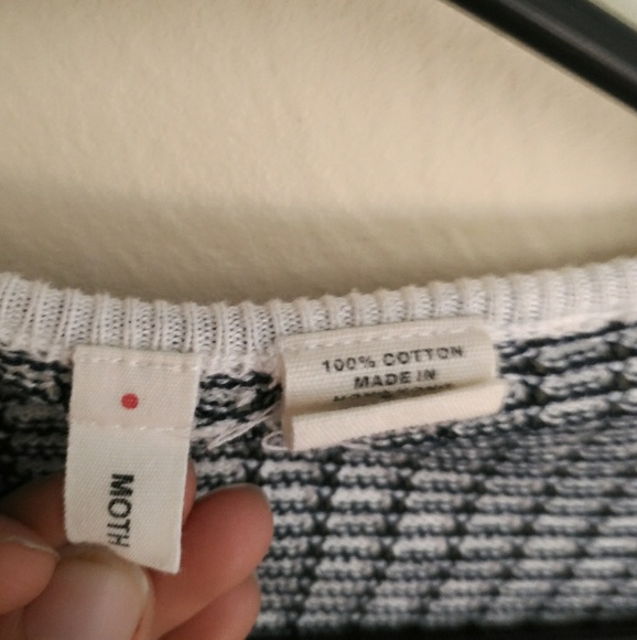 Moth Brand Sweater Crop - Picture 2 of 5